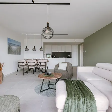 Huswell - Experience Coastal Luxury At Apartment